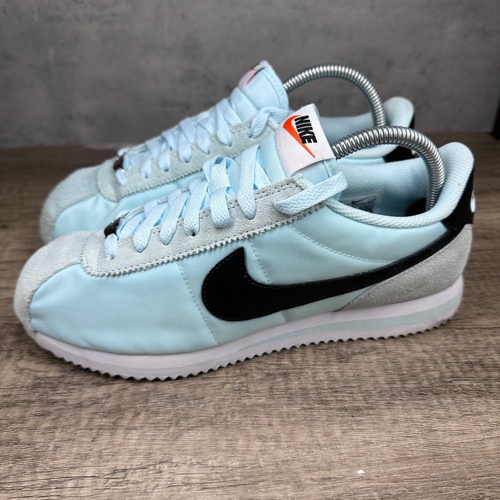 Nike~Women's~Cortez Glacier Blue Classic Retro Sneakers~Size 9.5